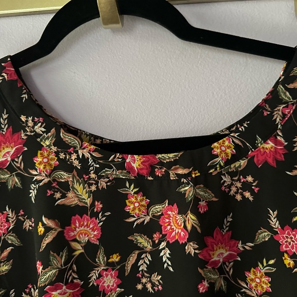 Pleione Black Floral Top Size XL - Picture 6 of 10